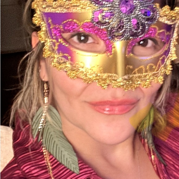 Green leaf earrings with handmade wooden beaded bracelet set - Picture 8 of 8